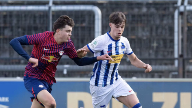 Nella foto sulla destra Luis Trus, centrocampista under 19 dell'Hertha Berlino.