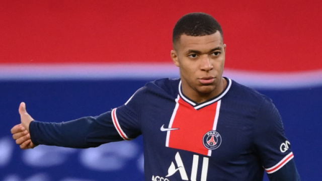 Kylian Mbapp&eacute; avec le PSG (capture Twitter @panams75)