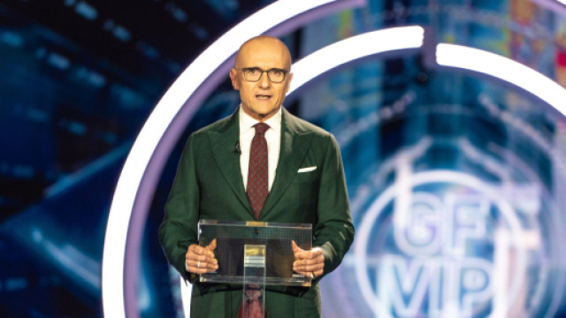 Grande Fratello, cambio programmazione: dal 25 gennaio torna la doppia puntata serale.