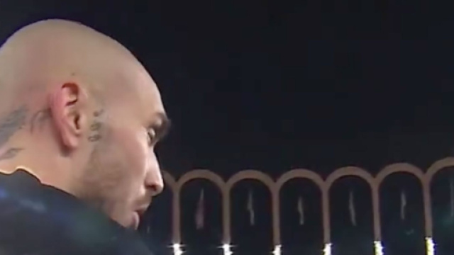 Teddy Teuma n'a pas manqu&eacute; de se moquer de son entraineur Will Still. (screenshot Twitter - @prime)