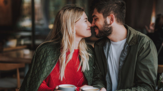 L'oroscopo di domani 24 gennaio: Gemelli magnetico, in ripresa l'amore per Leone (1&ordf; met&agrave;).