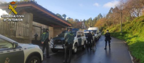 Los cuerpos estaban parcialmente quemados (X, @guardiacivil)