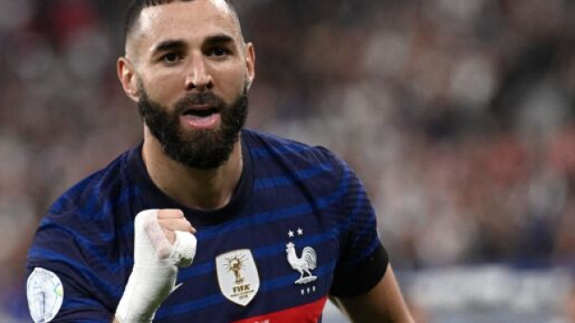 Benzema agac&eacute; par les critiques &agrave; son sujet. (screenshot twitter @ACMilanOrigin)