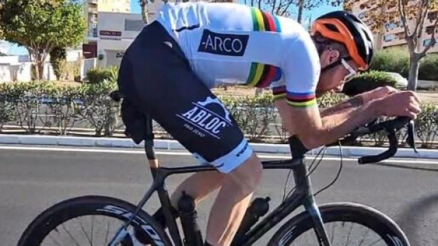 Ciclismo, i produttori aggirano le regole sulle leve dei freni inclinate con dei nuovi manubri.