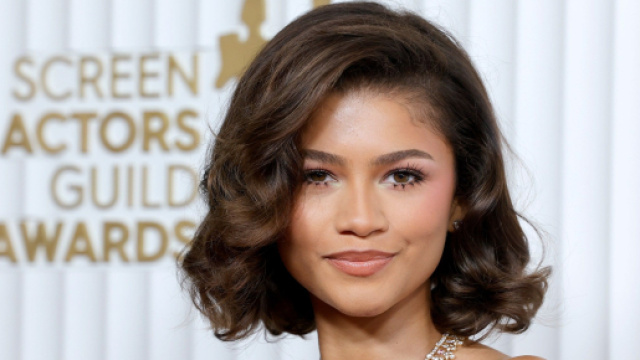 Tagli capelli e tonalit&agrave; per l'inverno 2024: il bouncy bob e il castano biscotto.