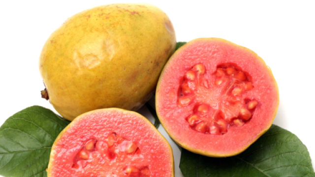 Torta al mango e papaya, un dolce esotico.