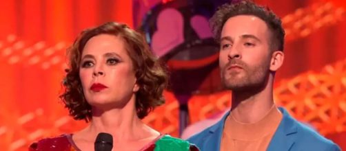 La dise&ntilde;adora de moda critic&oacute; la actitud de la miembro del jurado de 'Bailando con las estrellas' Blanca Li (Captura de pantalla de Telecinco)