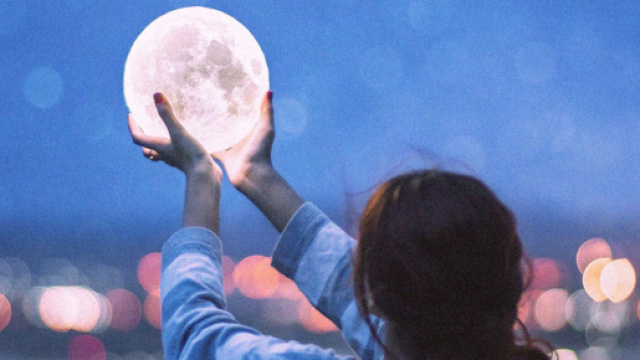 L'oroscopo del weekend 27-28 gennaio, Cancro irresponsabile e Gemelli spensierati.