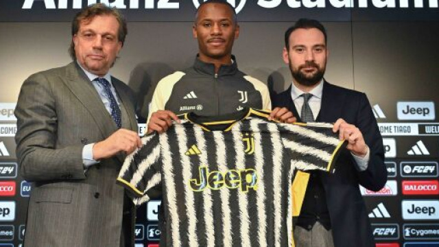 Djal&ograve; si presenta e snobba l'Inter. 'Ho fatto bene a firmare per la Juventus'.