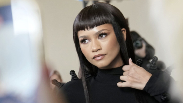 Moda capelli e accessori per l'inverno 2024, il foulard di Victoria De Angelis e la baby frangia di Zendaya