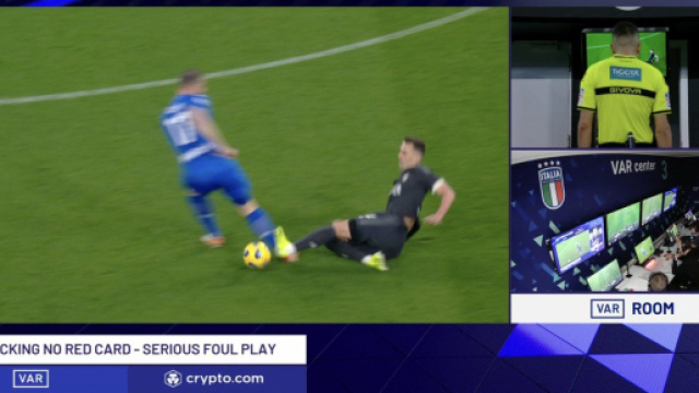 Juve, l'espulsione di Milik complica la gara con l'Empoli, i tifosi: 'Colpa di Allegri'