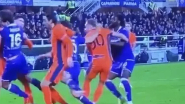 Il contatto fra Bastoni e Ranieri in Fiorentina-Inter.