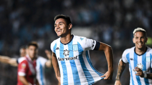 Calciomercato: la Juventus sarebbe vicina a Carlos Alcaraz per il centrocampo.