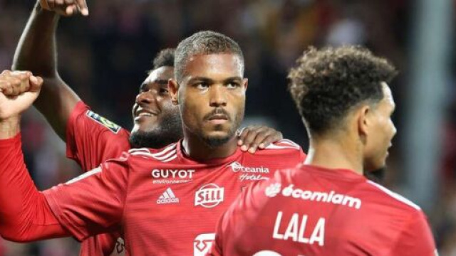 Steve Mouni&eacute; a r&eacute;pondu &agrave; un fan insultant du PSG. (screenshot flashscore)