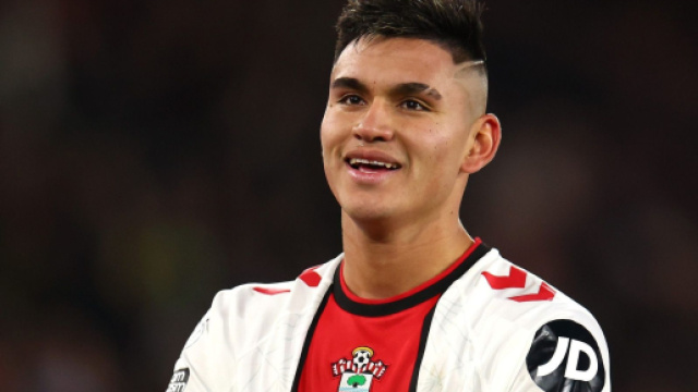 Calciomercato, Carlos Alcaraz verso la Juve: prestito oneroso con diritto di riscatto.