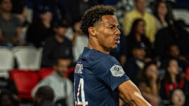 Hugo Ekitike lors d'un match avec le PSG (capture photo X @CanalSupporters)