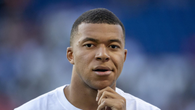 Kylian Mbapp&eacute; avec le PSG (capture Twitter @panams75)