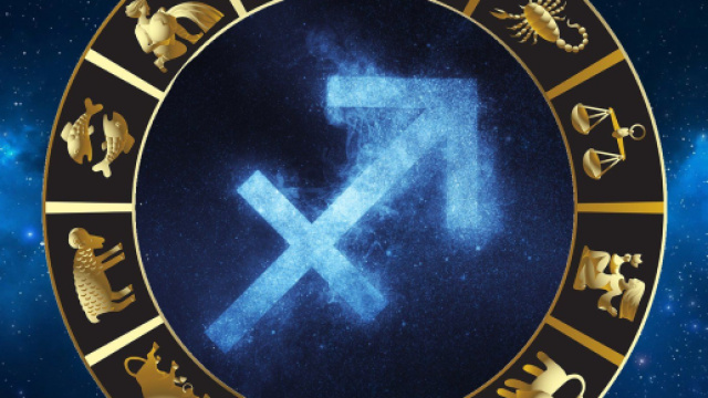 L'oroscopo di domenica 7 gennaio con classifica: Sagittario primo, Scorpione ultimo.