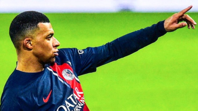 Mbapp&eacute; n'a pas pris sa d&eacute;cision concernant son futur au PSG. (screenshot Twitter @actufoot)