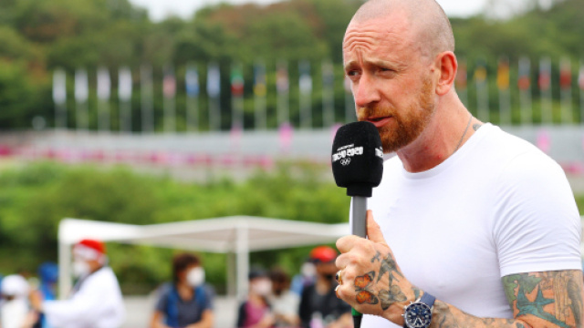 Il ciclista Bradley Wiggins: 'Ho distrutto i miei trofei'.