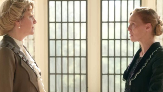 La Promessa: in foto Cruz( Eva Mart&iacute;n) e Pia (Mar&iacute;a Castro).