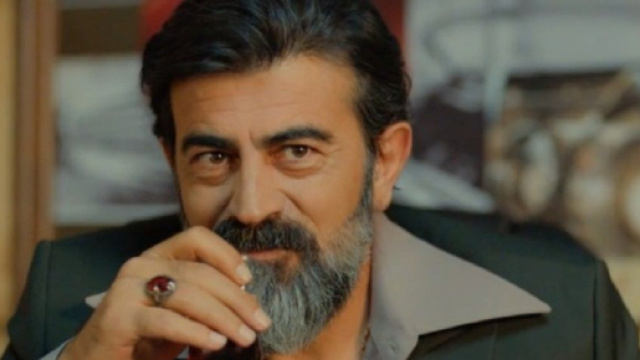 Terra amara trame 15-21 gennaio 2024: Abdulkadir fa affondare una nave.