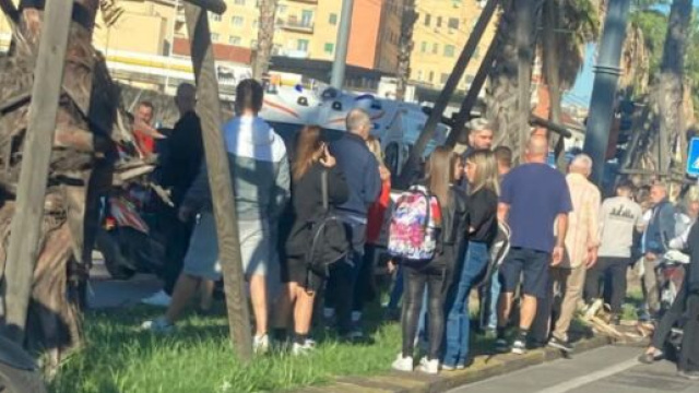 La foto &egrave; tratta da un post del profilo Facebook di Francesco Emilio Borrelli in cui denunciava la morte della 42enne.