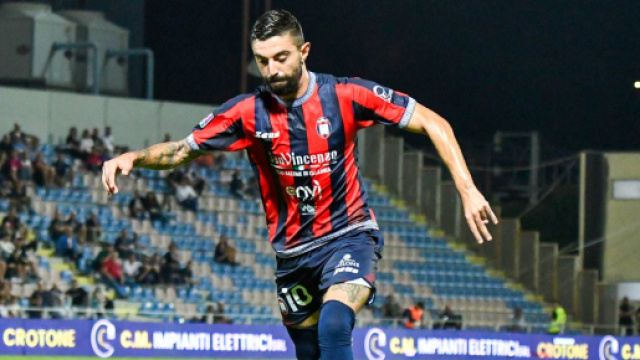 Mattia Vitale, centrocampista del Crotone - &copy; Facebook / FcCrotone