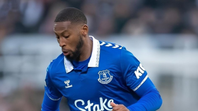 Beto Norberto con la maglia dell'Everton &copy; profilo Instagram beto_norberto_14