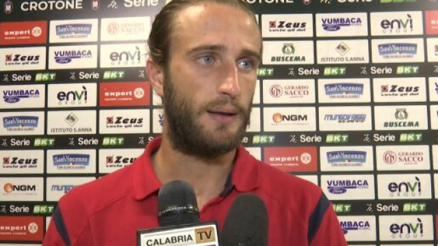 Andrea Barberis durante un'intervista &copy; Facebook / FcCrotone