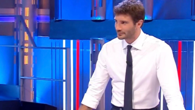 Stefano De Martino, conduttore di Affari Tuoi &copy; Rai