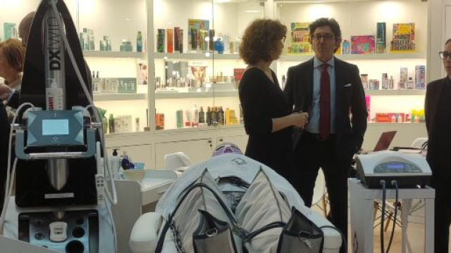 Uno stand dimostrativo per il trattamento completo del corpo &copy; Stefano Sansoni