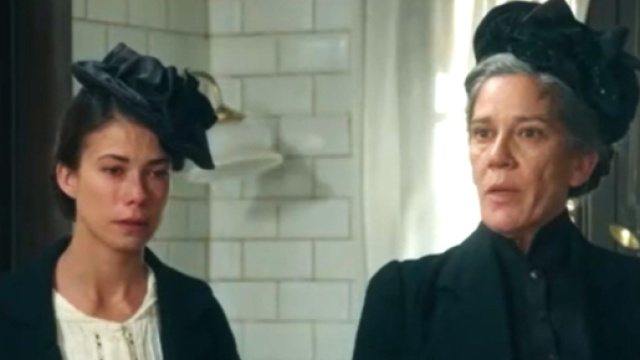Petra e Teresa di ritorno dal funerale &copy; La Promessa.