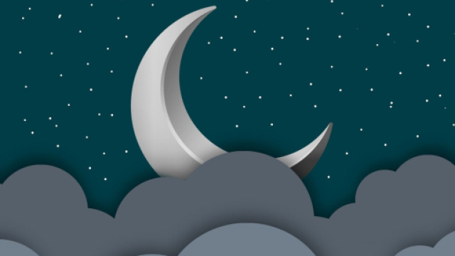 Luna con nuvole e cielo puntinato di stelle - &copy; Pixabay.