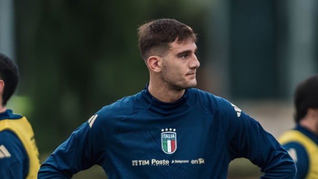 Lorenzo Lucca con la maglia della Nazionale &copy; Instagram