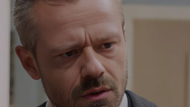 Erik in una scena di Tempesta d'amore &copy; Mediaset.