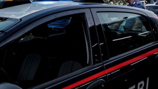 Un'auto dei Carabinieri durante un controllo &copy; Carabinieri.It