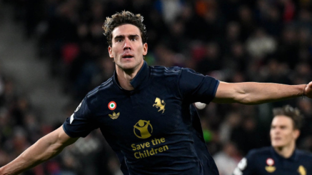 Dusan Vlahovic e, sullo sfondo, Nicol&ograve; Fagioli &copy; Juventus FC