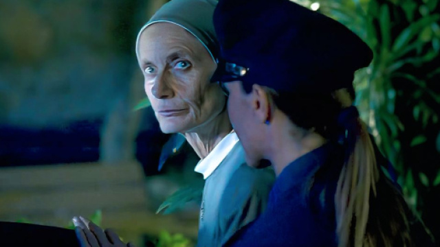 L'arresto di suor Maura (Stefania Micheli) &copy; Un Posto al Sole Rai