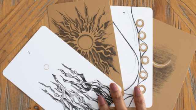 Lettura carte dei tarocchi - &copy; Pexels