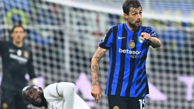 Francesco Acerbi e Romulu Lukaku in Inter-Napoli stagione 2024/25. Foto &copy; Inter