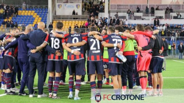 La squadra del Crotone - &copy; Facebook / FcCrotone