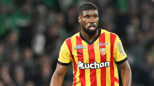 Kevin Danso con la maglia del Lens &copy; profilo Instagram kevin.danso