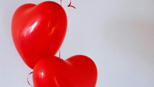 Palloncini a forma di cuore &copy; Pexels.com