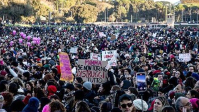 Il corteo organizzato da Non una di meno per il 25 novembre 2023 &copy; Instagram