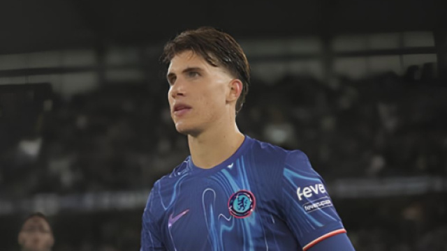 Cesare Casadei con la maglia del Chelsea &copy; profilo Instagram _cesarecasadei_