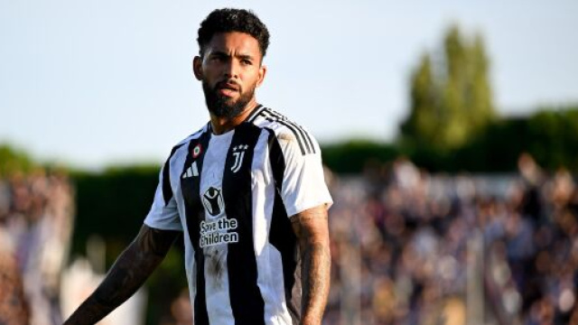 Douglas Luiz, centrocampista della Juventus &copy; X