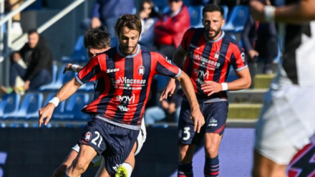 Il centrocampista del Crotone, Andrea Barberis - &copy; Facebook / FcCrotone