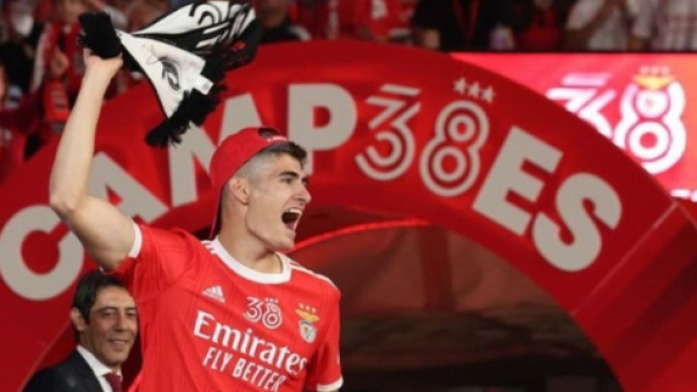 Antonio Silva con la maglia del Benfica - &copy; Foto Profilo Instagram Antonio Silva