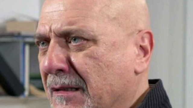 Luca che parla ad Alberto &copy; Un posto al sole.